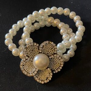 Elegant Vintage Faux Pearl Flower Bracelet